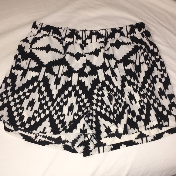 Black and White Patterned Shorts - Picture 1 of 3
